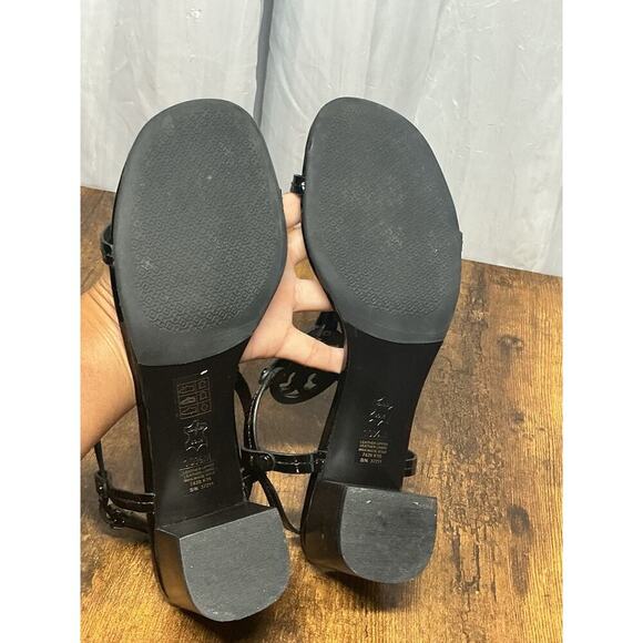 Tory Burch Miller Black Patent Leather T Strap Logo Block Sandals Size 10.5 Heel - Picture 9 of 10